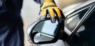 تعویض شیشه خودرو