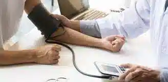 ویزیت پزشک در منزل