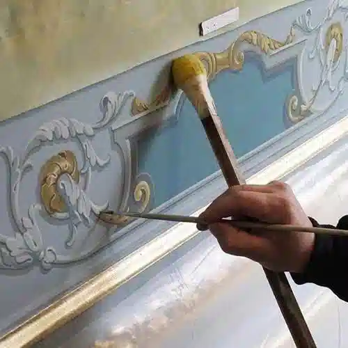 پتینه کاری و نقاشی روی سقف و دیوار
