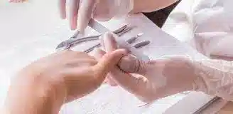 مانیکور و پدیکور