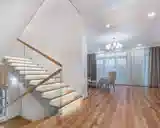 نصب نرده شیشه ای